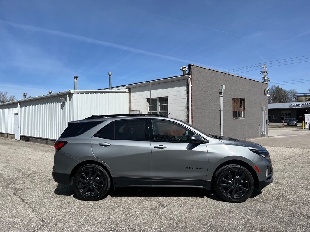 View vehicle photo 4