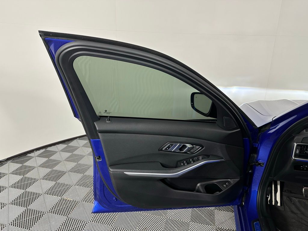 Thumbnail: 2021 BMW 3 Series - 12