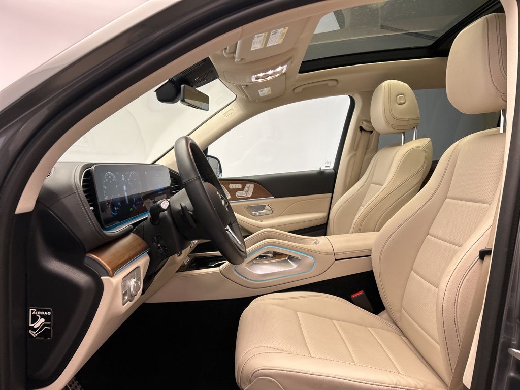 Thumbnail: 2023 Mercedes-Benz GLS - 12