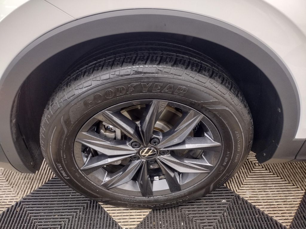 2024 Volkswagen Tiguan 2.0T SE