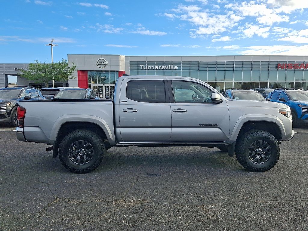 Thumbnail: 2022 Toyota Tacoma - 7