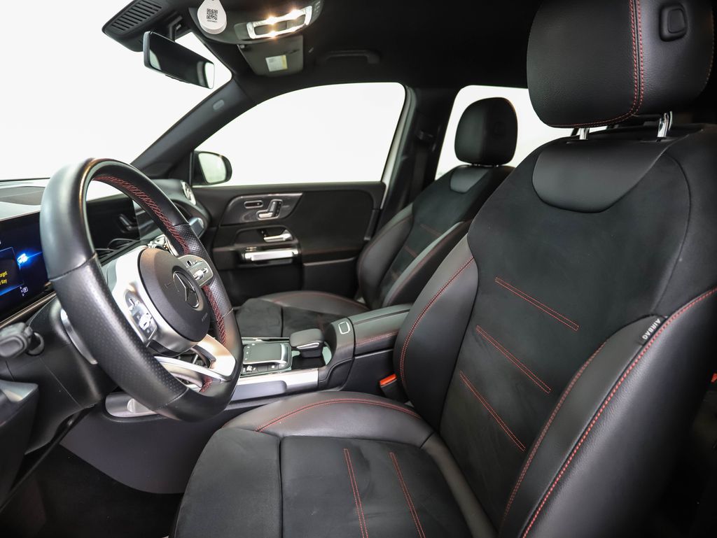 Thumbnail: 2021 Mercedes-Benz GLB - 11