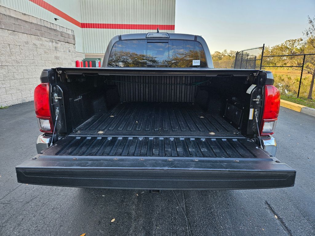 2019 Toyota Tacoma TRD Sport 10