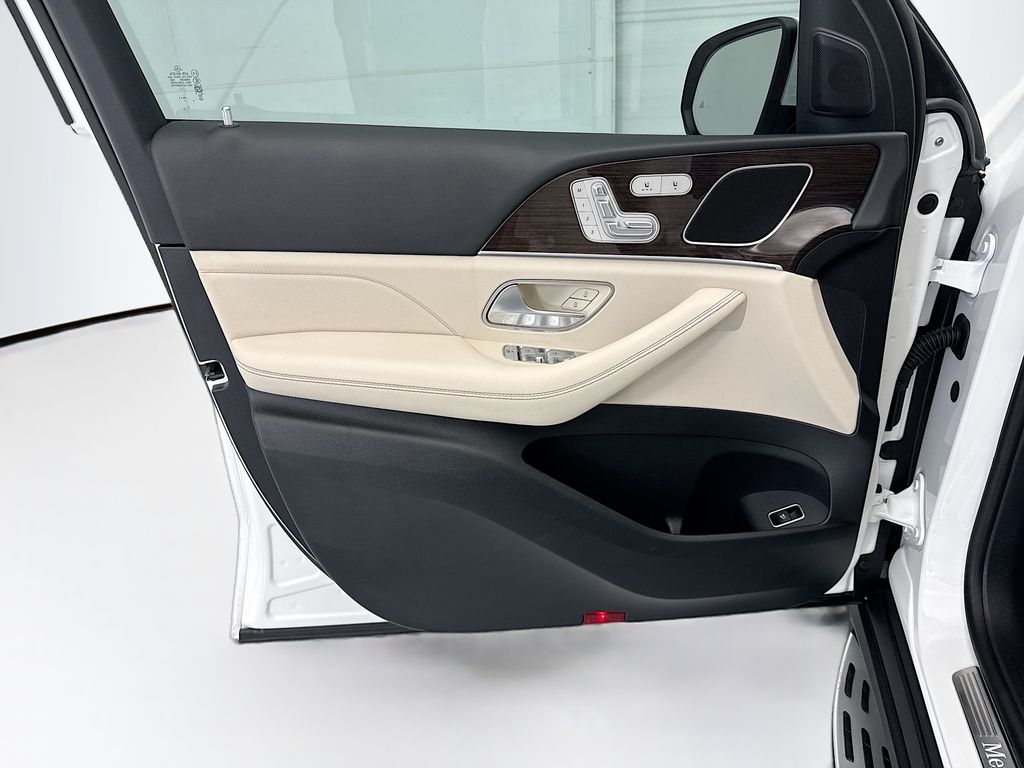 Thumbnail: 2025 Mercedes-Benz GLE - 23