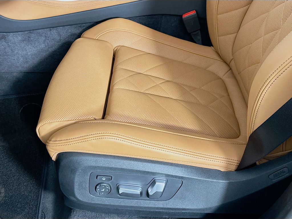 Thumbnail: 2026 BMW X5 - 21