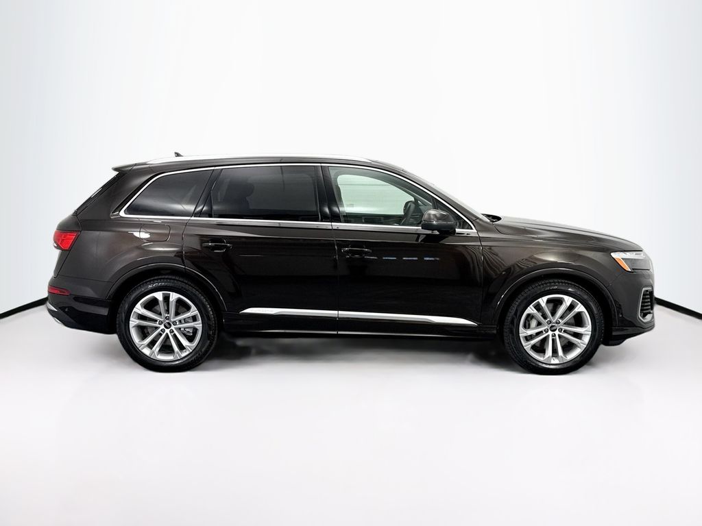 Thumbnail: 2026 Audi Q7 - 4