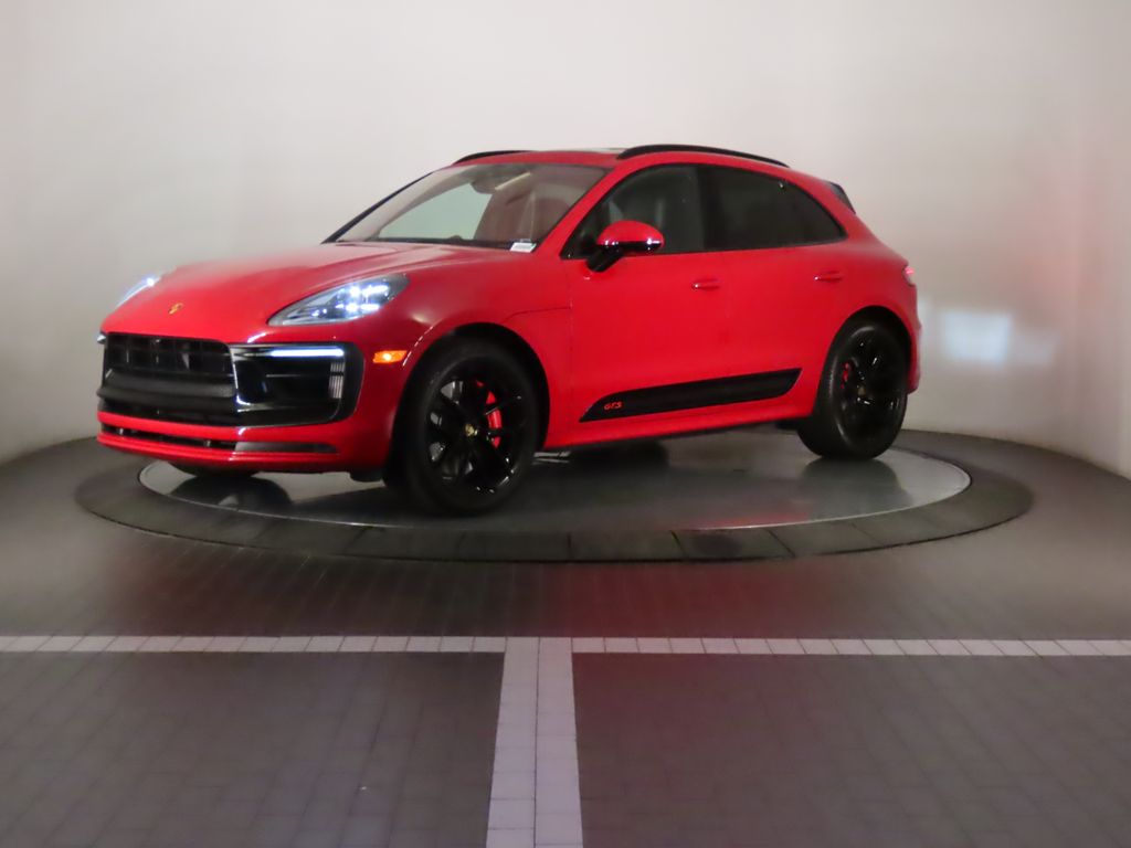 Thumbnail: 2022 Porsche Macan - 1