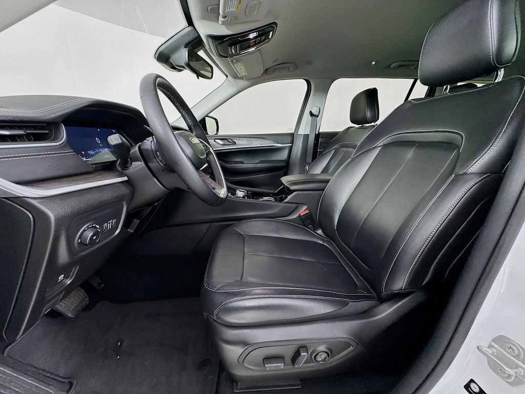 Used Car 2022 Jeep Grand Cherokee L  Limited For Sale Under $30,000 In Austin, Texas