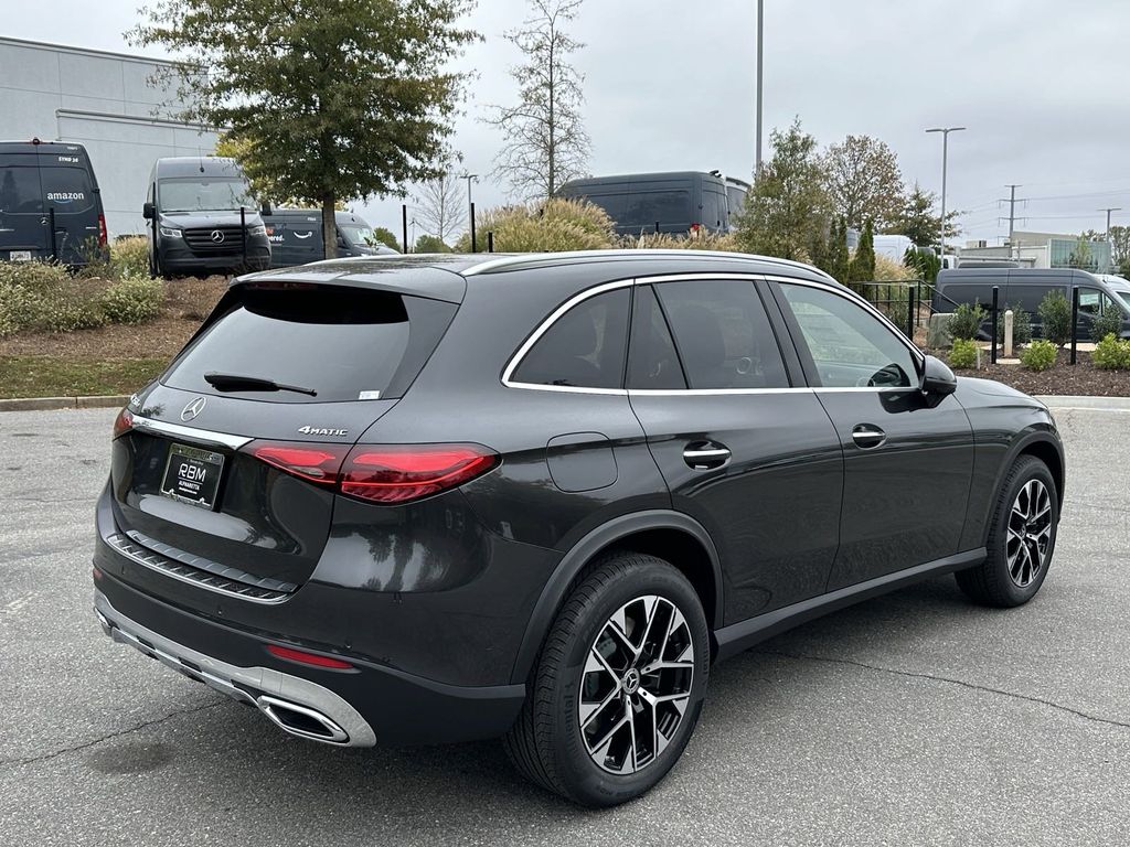 2025 Mercedes-Benz GLC GLC 350e 8