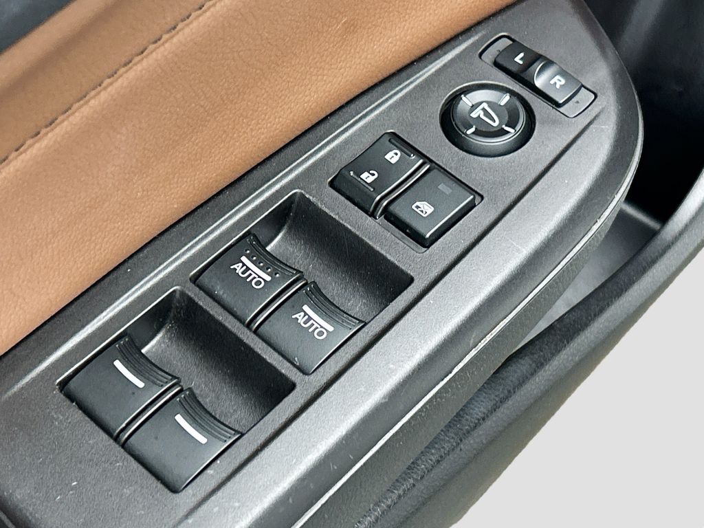 Thumbnail: 2021 Acura ILX - 21