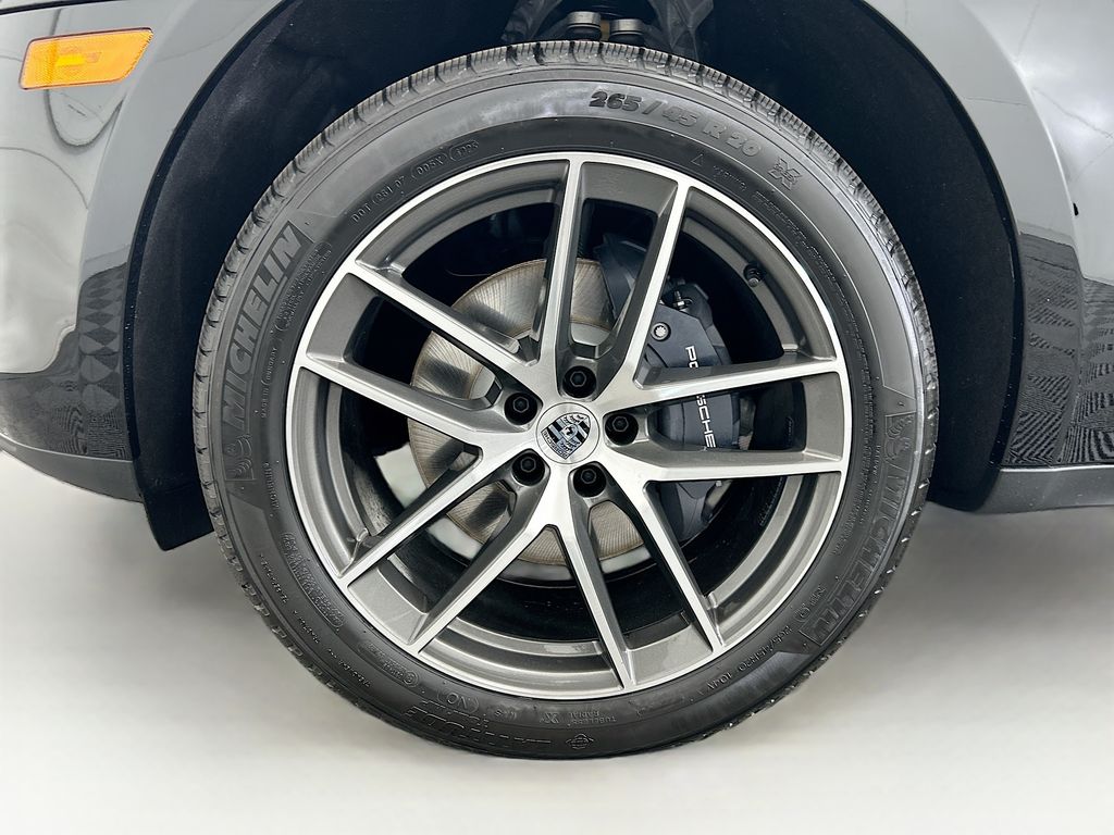 Thumbnail: 2026 Porsche Macan - 31