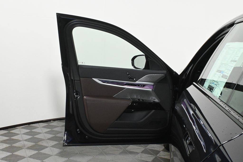 2025 BMW 7 Series 760i xDrive 29