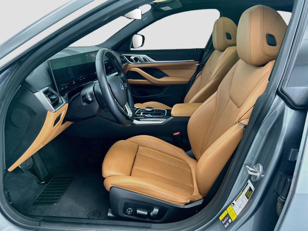 Thumbnail: 2023 BMW i4 - 18