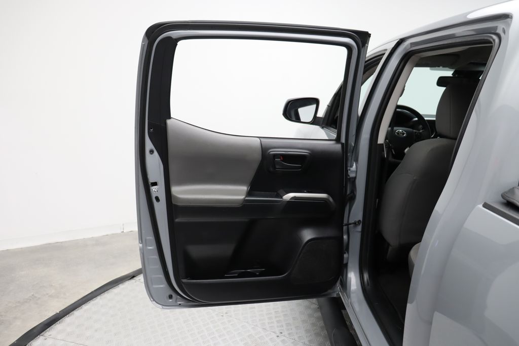 2020 Toyota Tacoma SR5 21