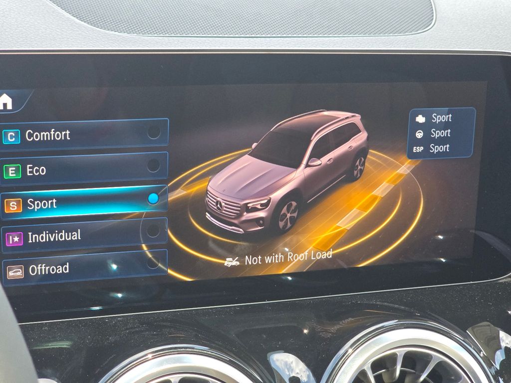 New 2026 White Mercedes-Benz GLB 250 image 32