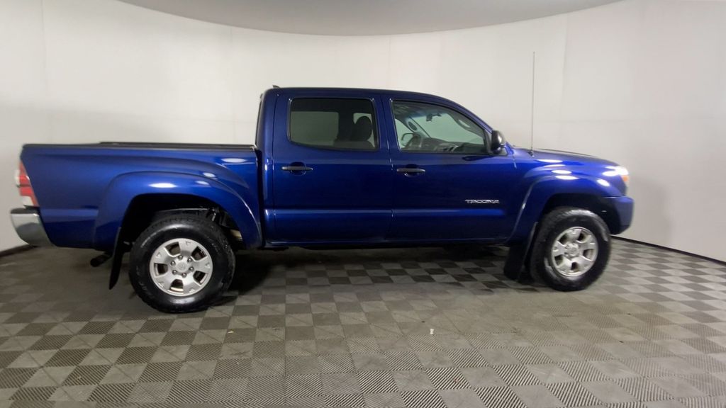 2015 Toyota Tacoma Base 9