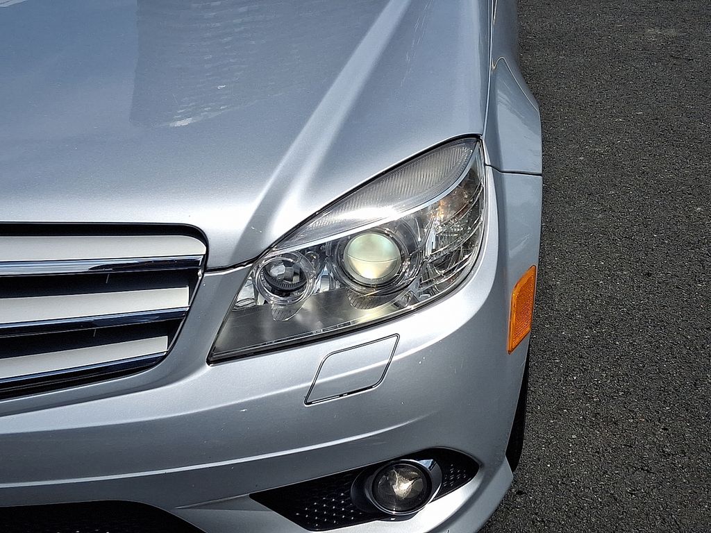 Thumbnail: 2009 Mercedes-Benz C-Class - 9