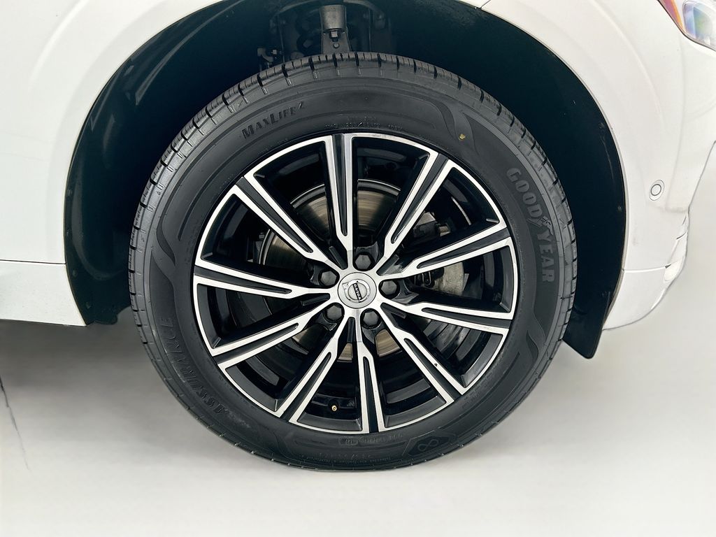 Thumbnail: 2019 Volvo XC60 - 31
