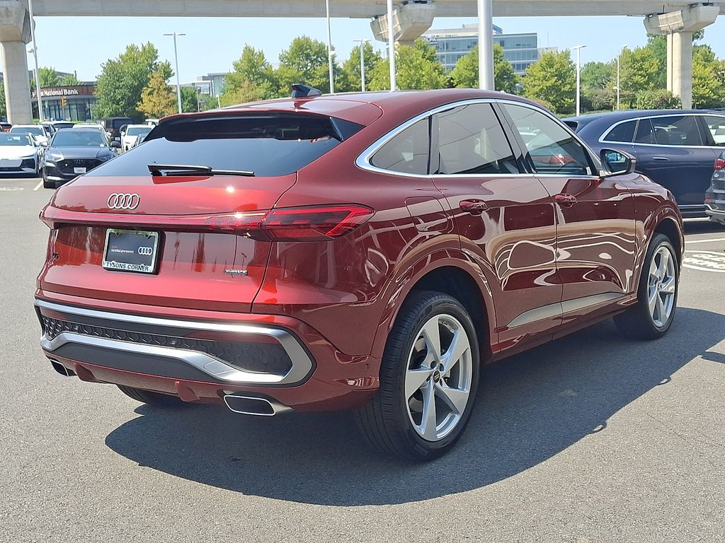 Thumbnail: 2025 Audi Q5 - 4