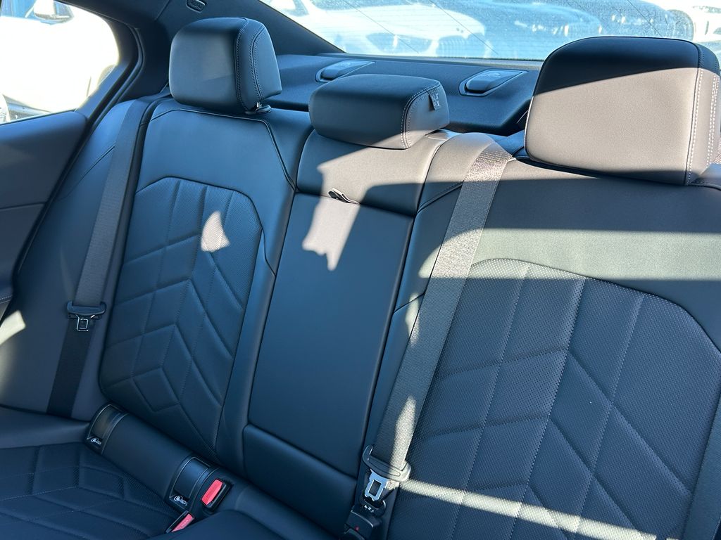 Thumbnail: 2026 BMW 5 Series - 32