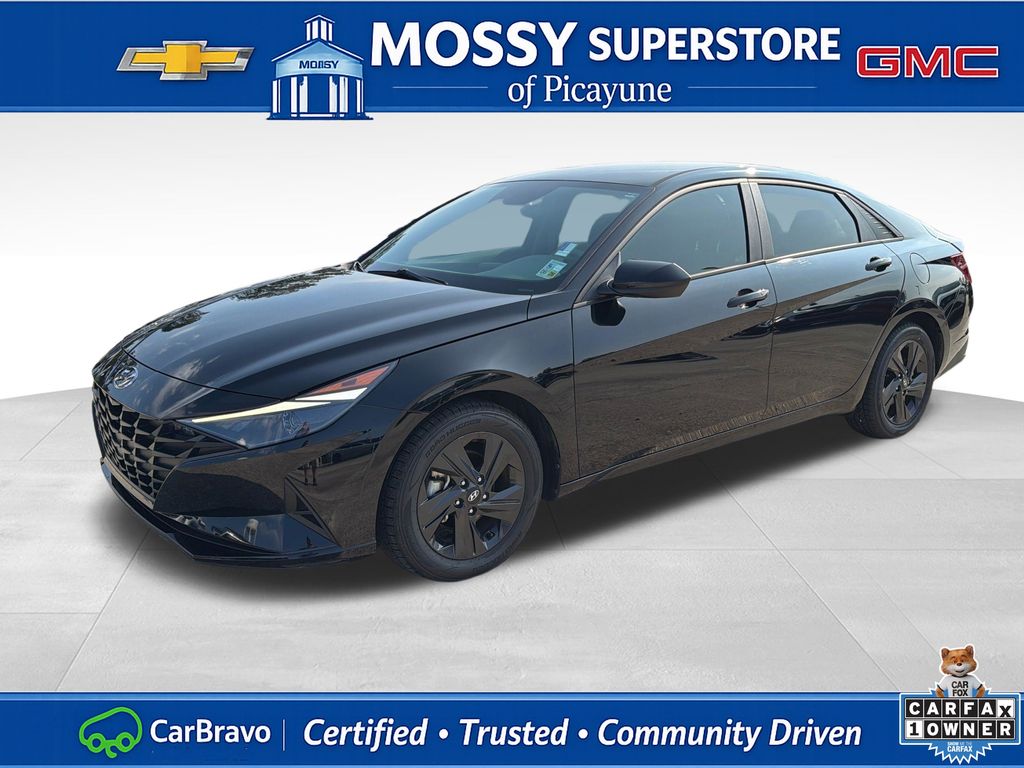 Phantom Black 2023 Hyundai Elantra SEL FWD Sedan Front-Wheel Drive Continuously Variable Transmission