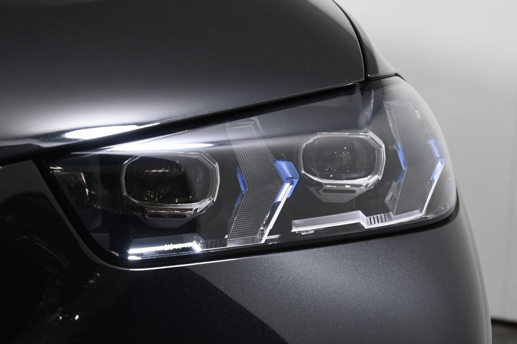 Thumbnail: 2026 BMW X5 - 11