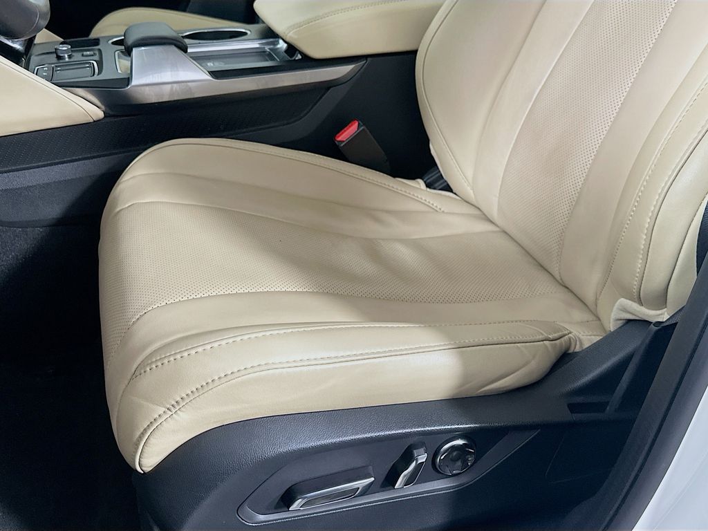 used 2023 Acura MDX car, priced at $39,299