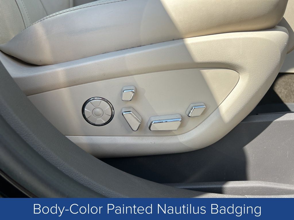 2020 Lincoln Nautilus Reserve