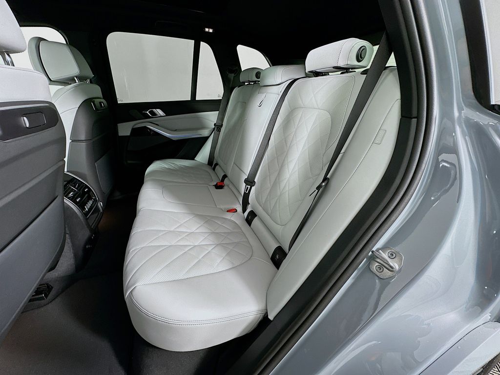 Thumbnail: 2026 BMW X5 - 17