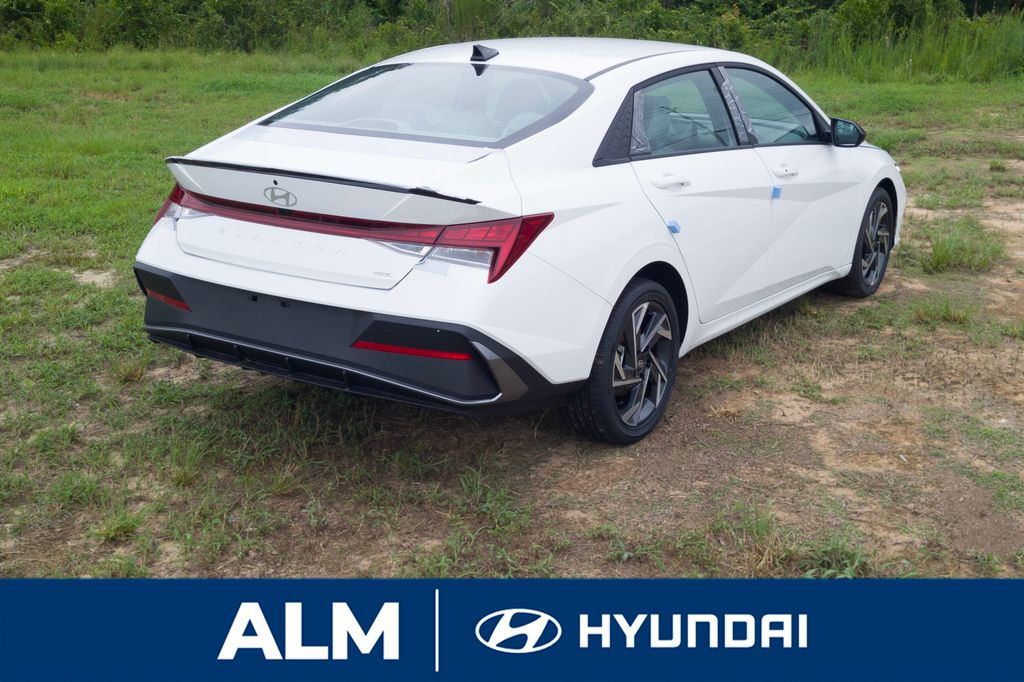 2025 Hyundai Elantra Hybrid SEL Sport photo 3