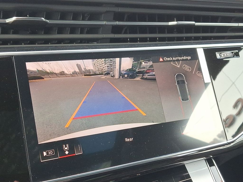 Thumbnail: 2026 Audi Q8 - 15