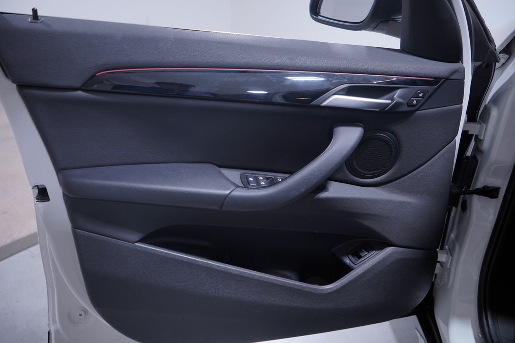 Thumbnail: 2020 BMW X1 - 16