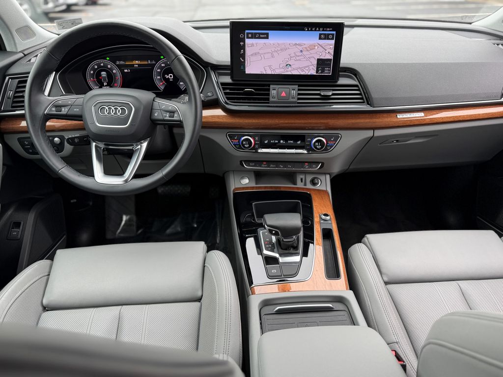 Thumbnail: 2023 Audi Q5 - 23