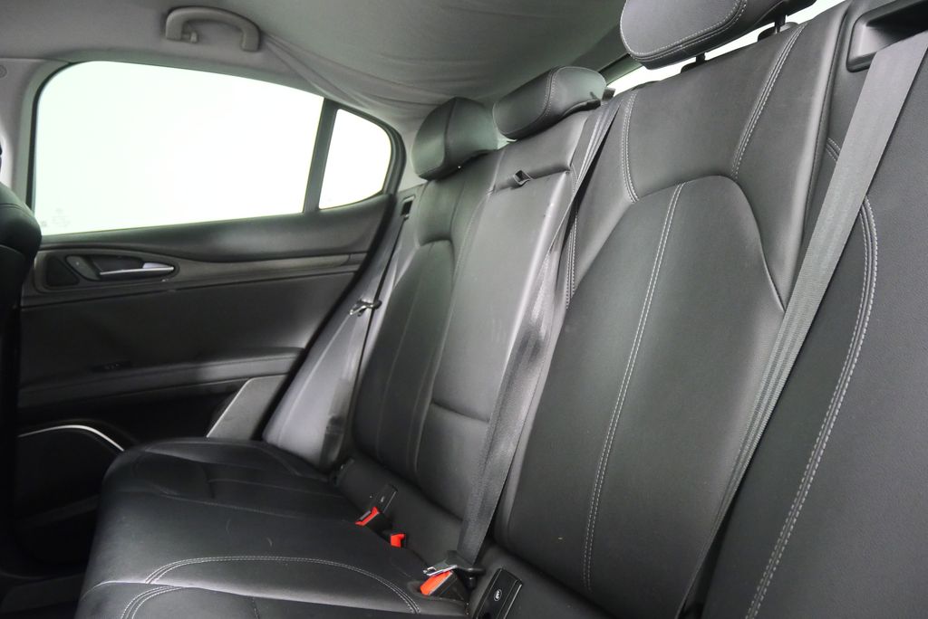 Thumbnail: 2018 Alfa Romeo Stelvio - 15