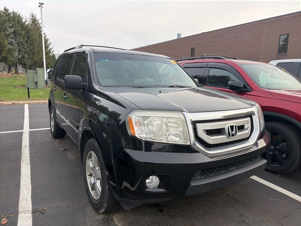 Thumbnail: 2011 Honda Pilot - 4