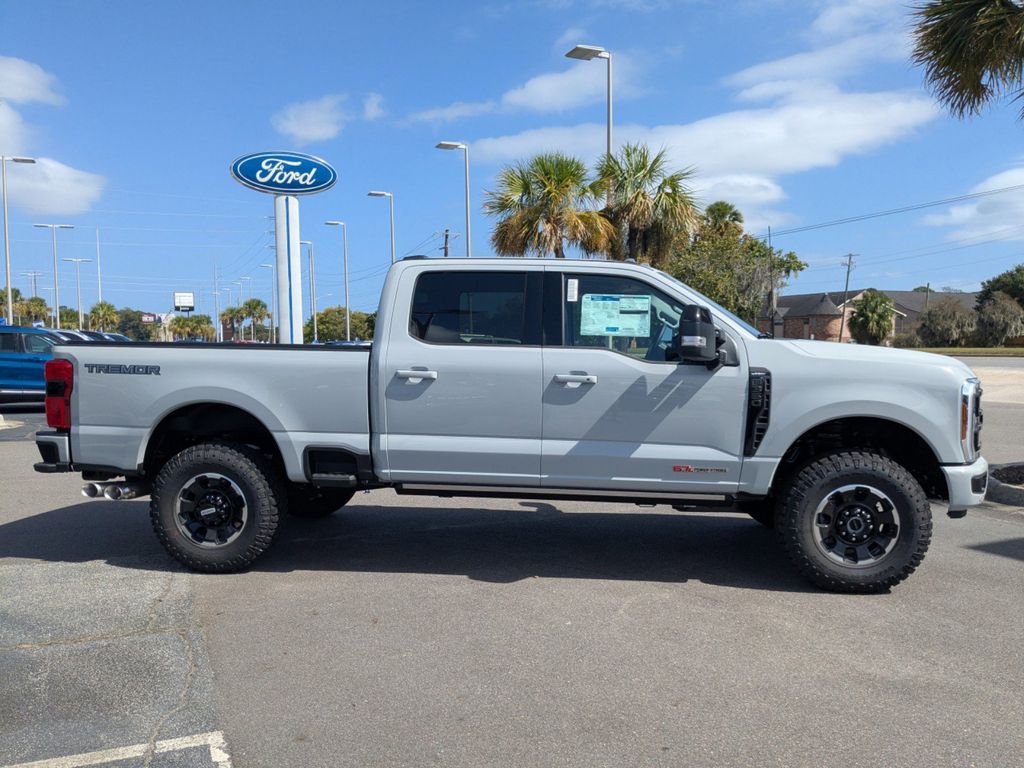 2026 Ford Super Duty F-350 SRW LARIAT