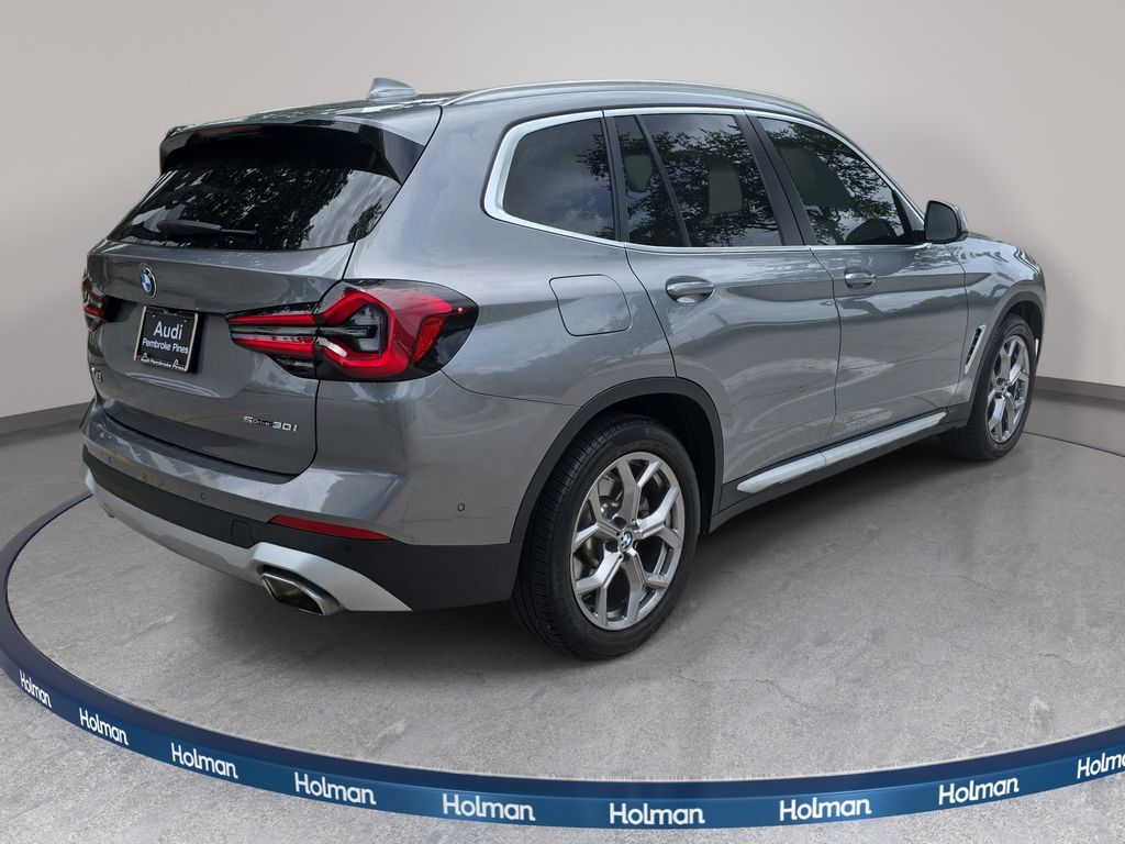 Used 2023 Gray BMW sDrive30i image 8