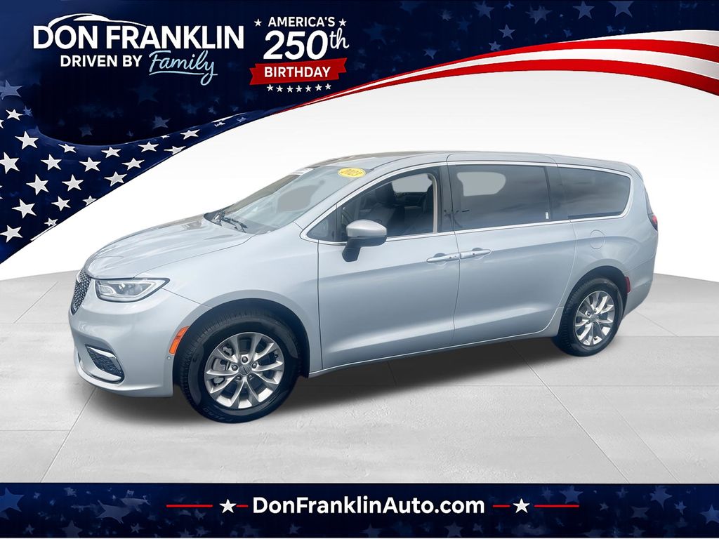 Silver Mist Clearcoat 2023 Chrysler Pacifica Minivan All-Wheel Drive 9-Speed Automatic