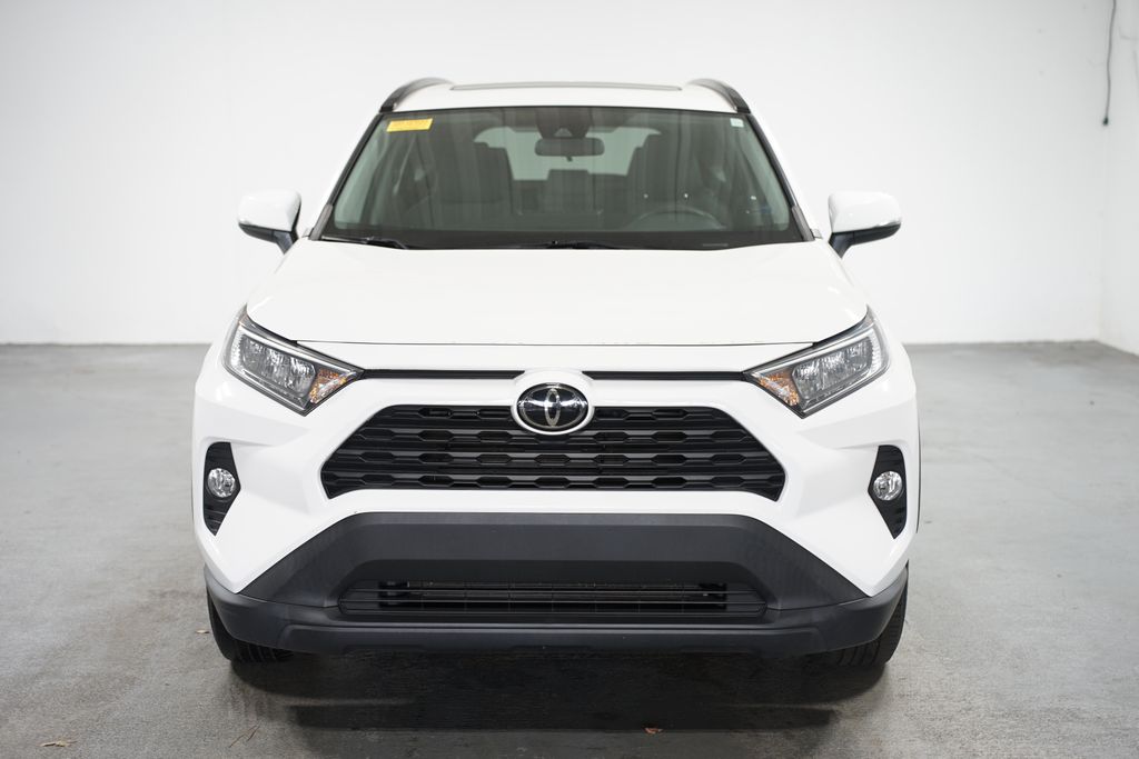 2021 Toyota RAV4 XLE 2