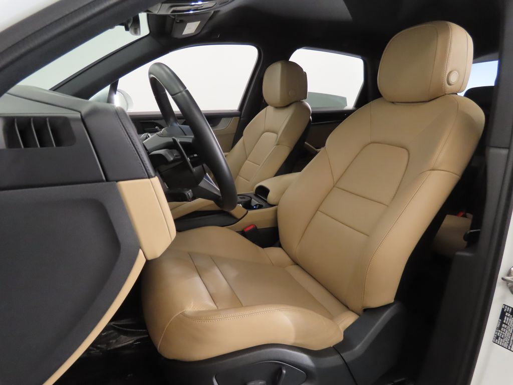 Thumbnail: 2025 Porsche Cayenne - 5