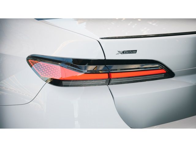 Thumbnail: 2026 BMW 7 Series - 8