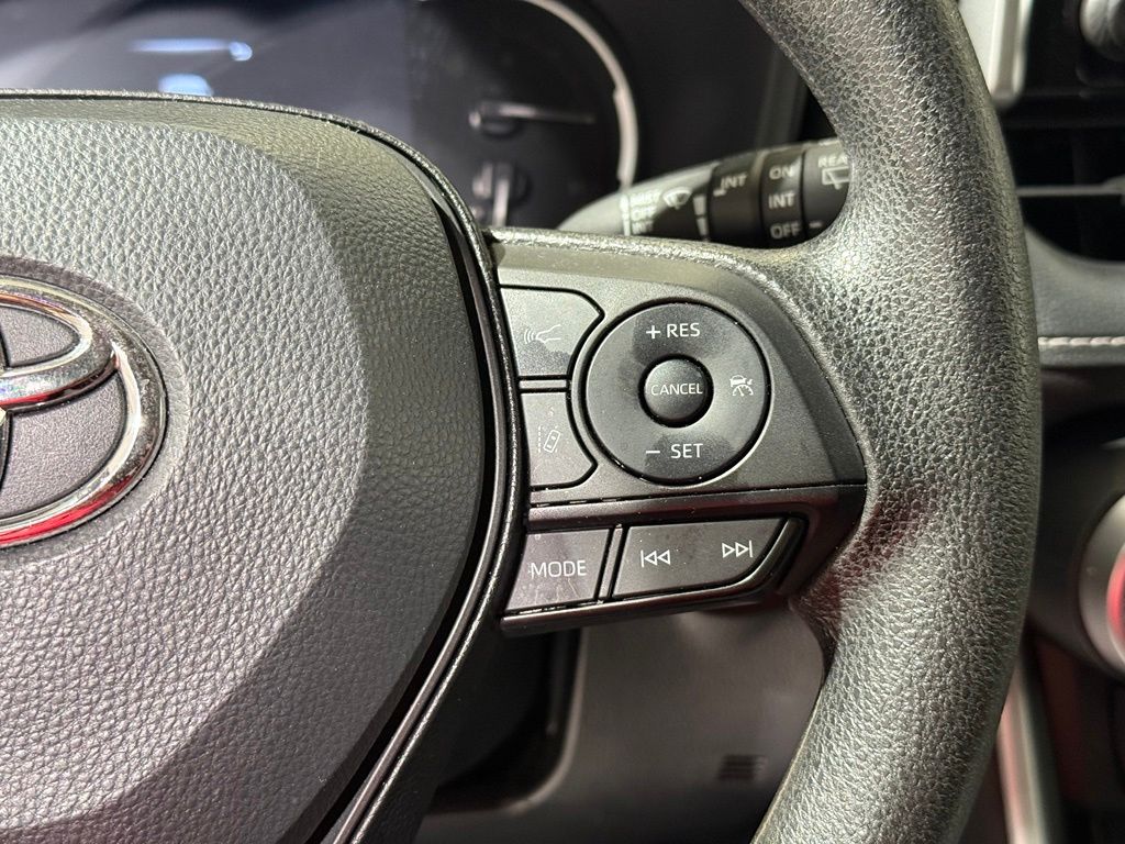 Thumbnail: 2025 Toyota RAV4 - 24