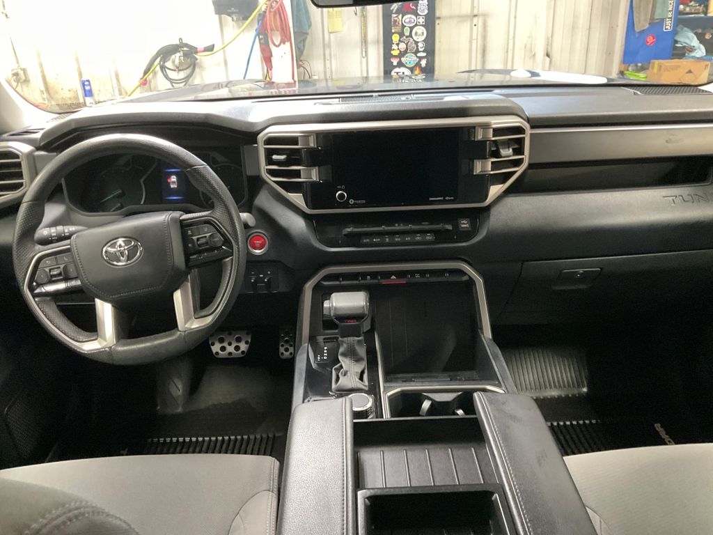 Used 2023  Toyota SR5 image 16