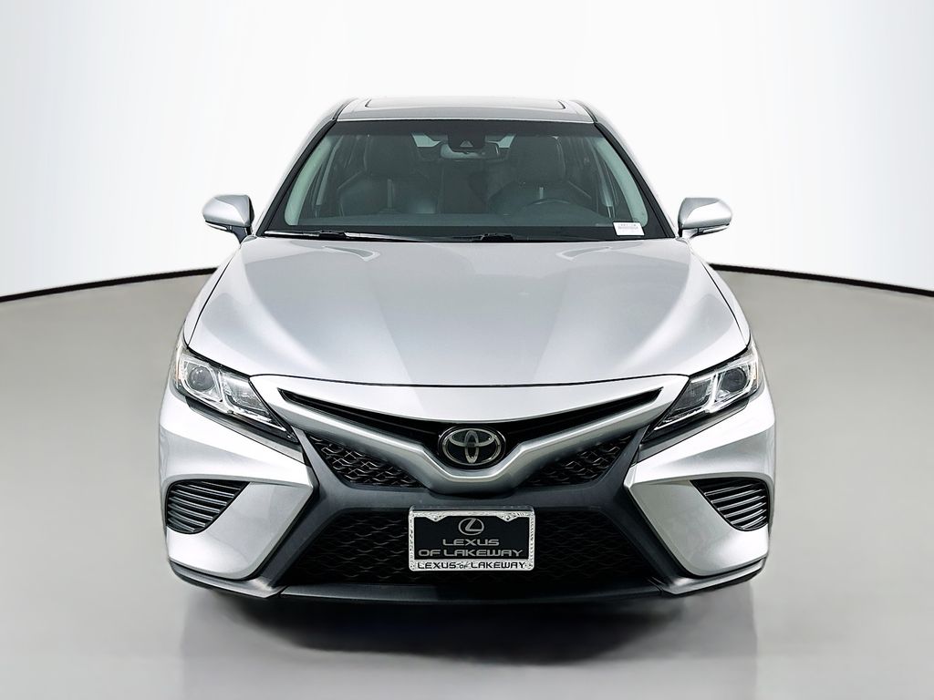 2018 Toyota Camry SE 2