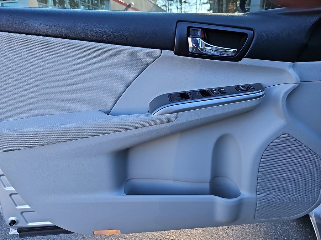 Thumbnail: 2012 Toyota Camry - 13