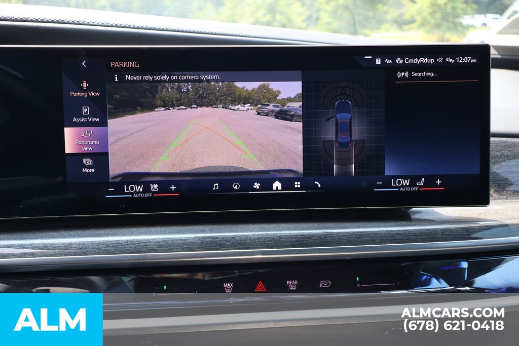 Used 2023 Black BMW xDrive60 image 36