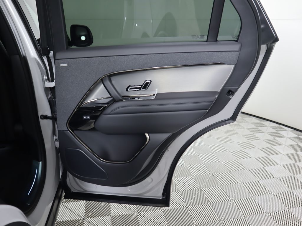 Thumbnail: 2025 Land Rover Range Rover Sport - 28