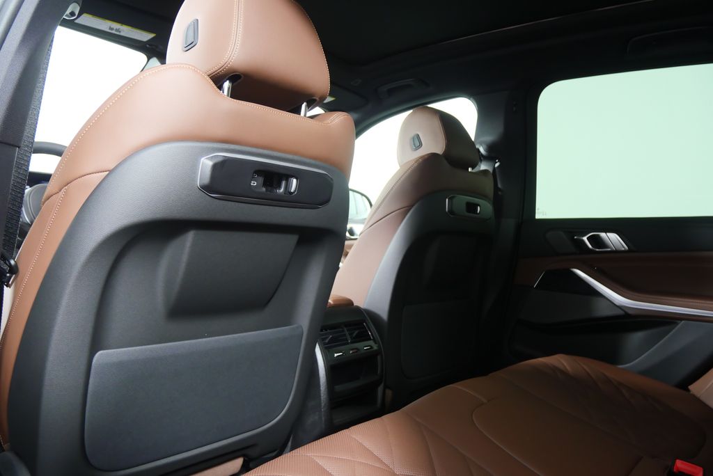 Thumbnail: 2026 BMW X5 - 17