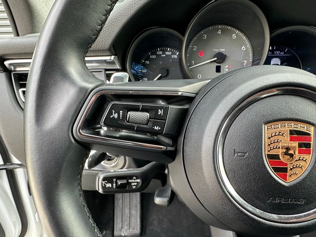 Thumbnail: 2023 Porsche Macan - 21