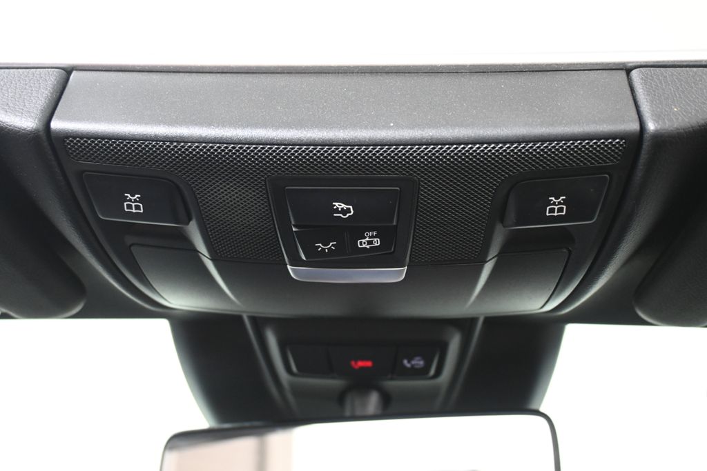 Thumbnail: 2019 Mercedes-Benz E-Class - 26